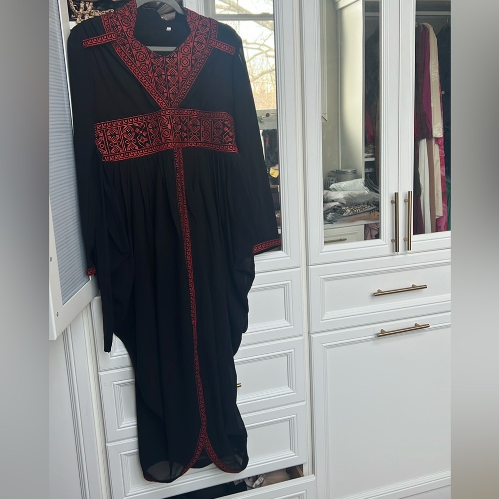 Palestinian thobe embroidered tatreez (Size2 -woman)